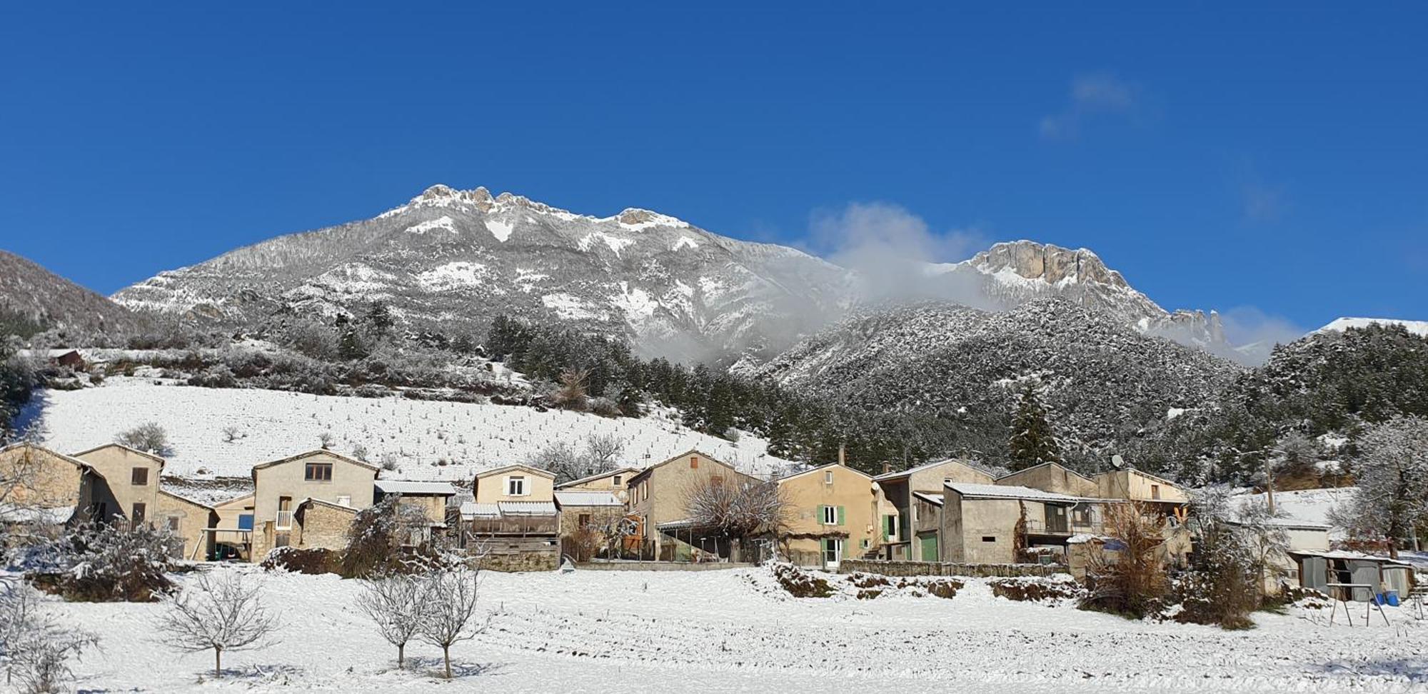 Maison De Village Aux Portes Du Vercors Chamaloc Luaran gambar